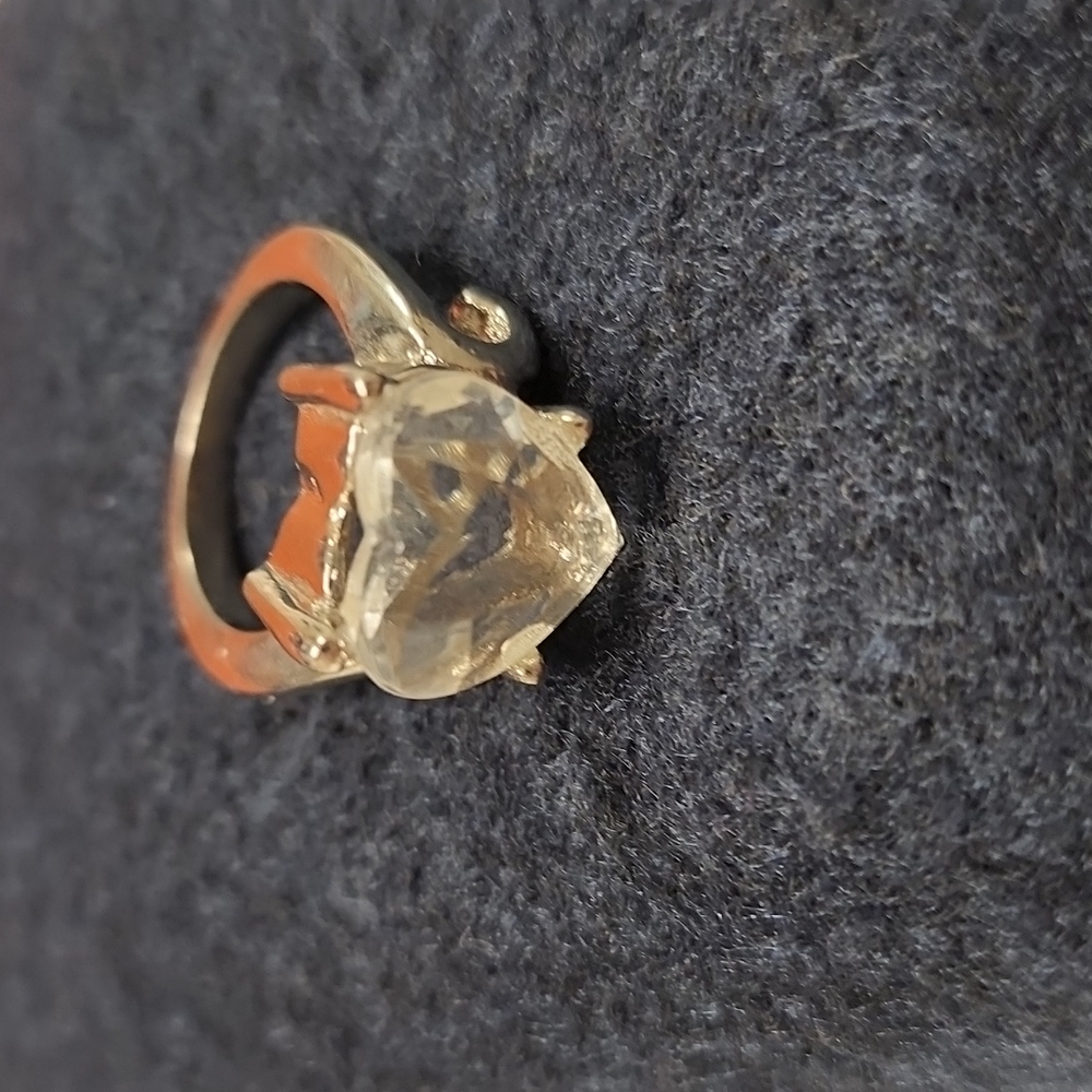 Glass heart ring